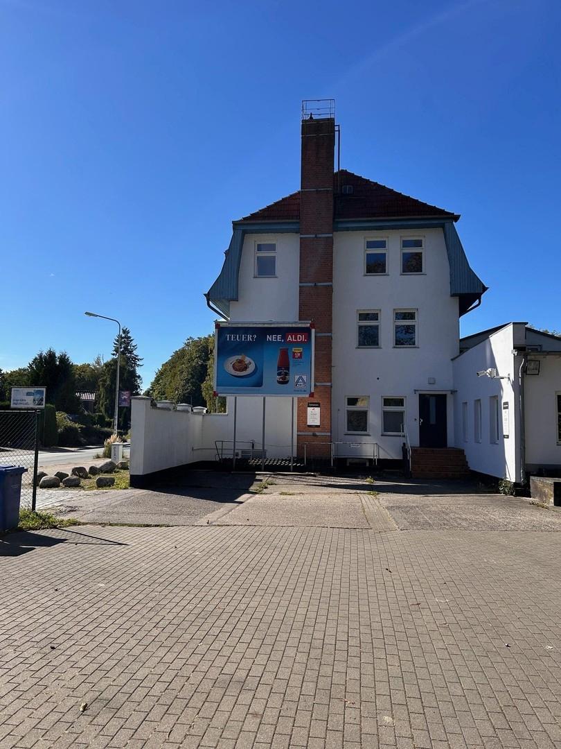 Auffahrt zum Grundstück