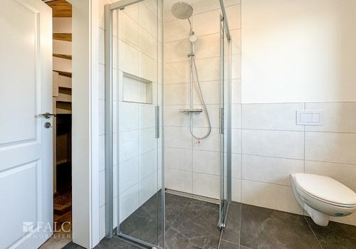 Gäste WC mit Abstellraum