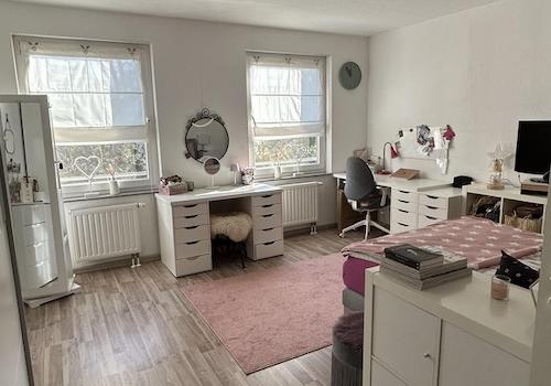 Schlafzimmer 1