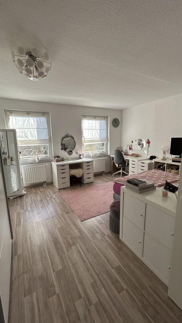 Schlafzimmer 1