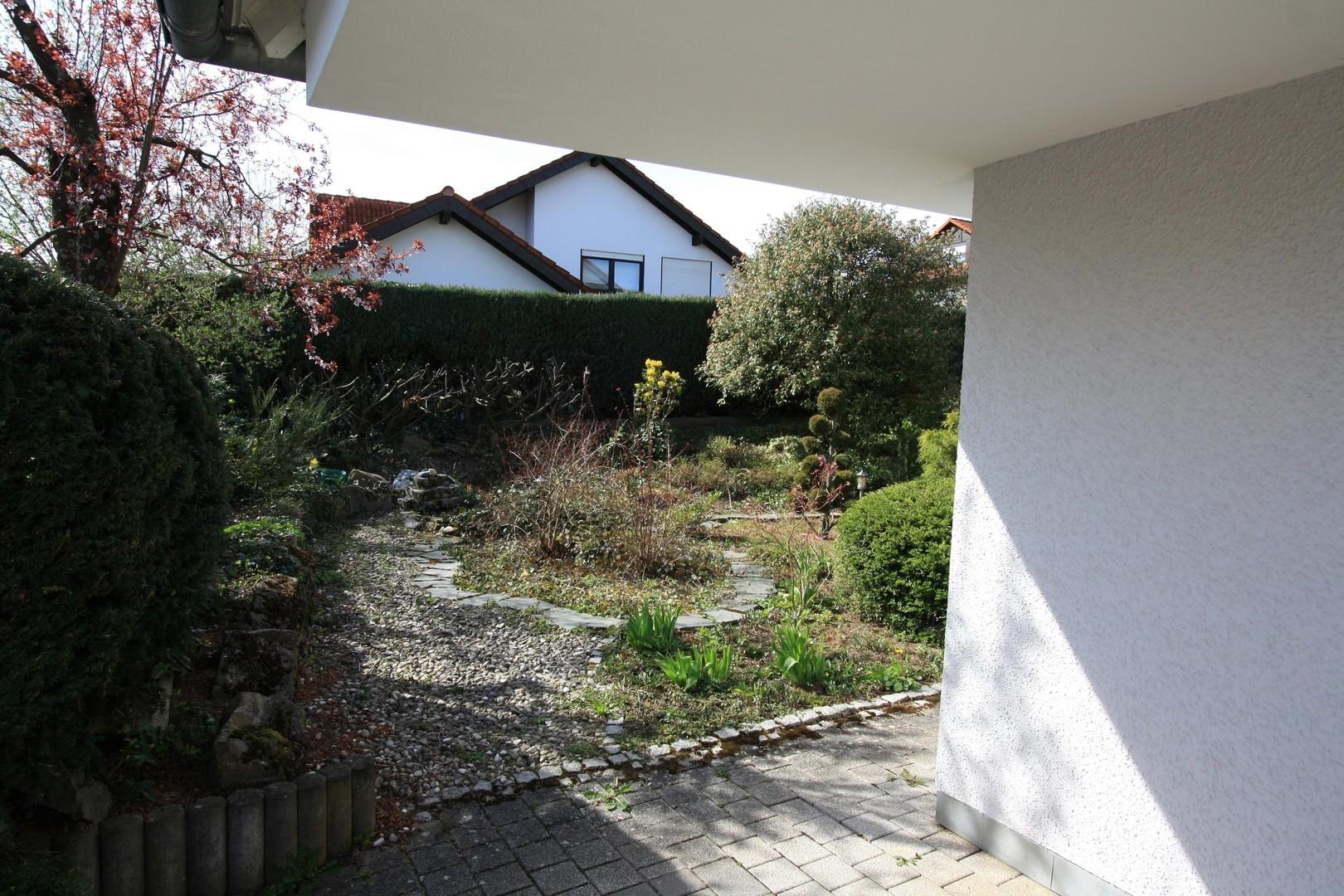 Büroeingang Garten