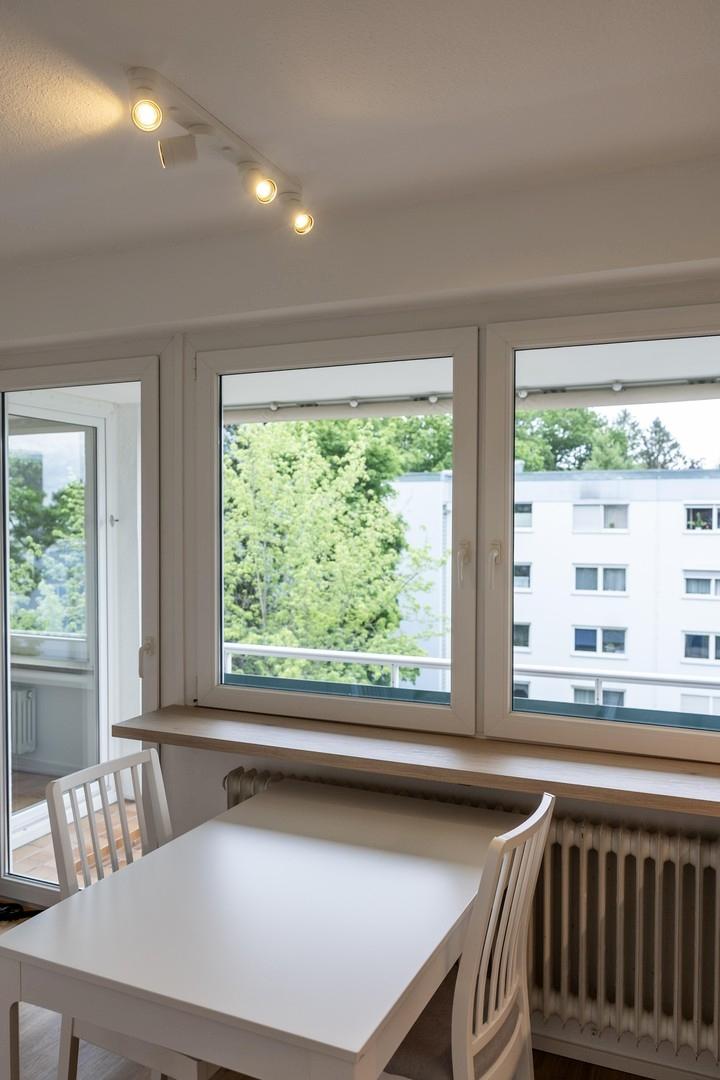 Küche Ausblick auf Loggia