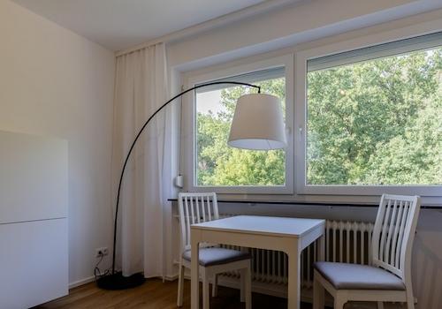 Zimmer Esstisch