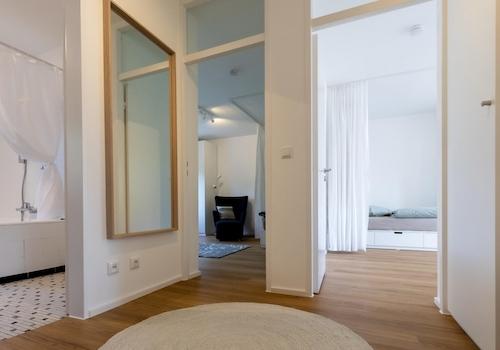 Flur mit Blick auf die Zimmer