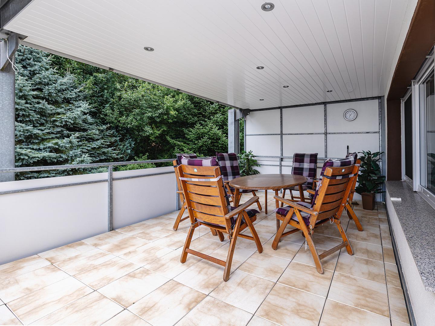 Balkon (EG)