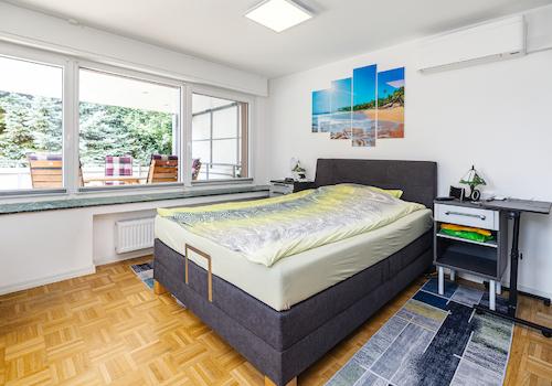 Schlafzimmer (EG)- KI bearbeitet