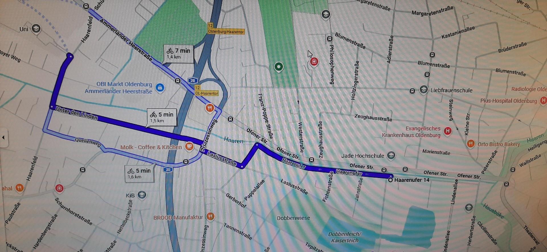 Universität (5 min/Fahrradweg)