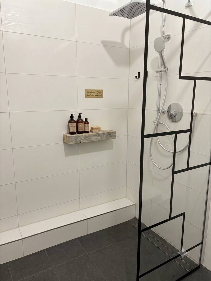 Dusche Bad 1