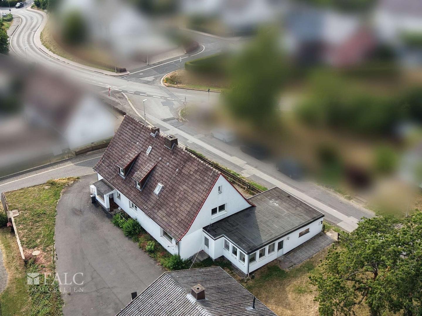 Drohnenbild_Haus setilich oben