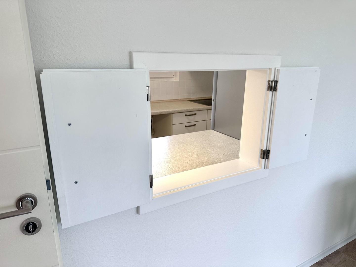 praktische Durchreiche
