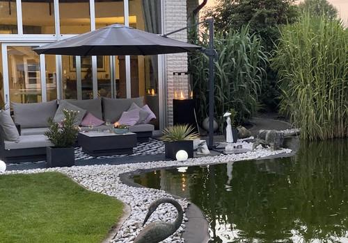 Terrasse Wohnzimmer/Koi Teich