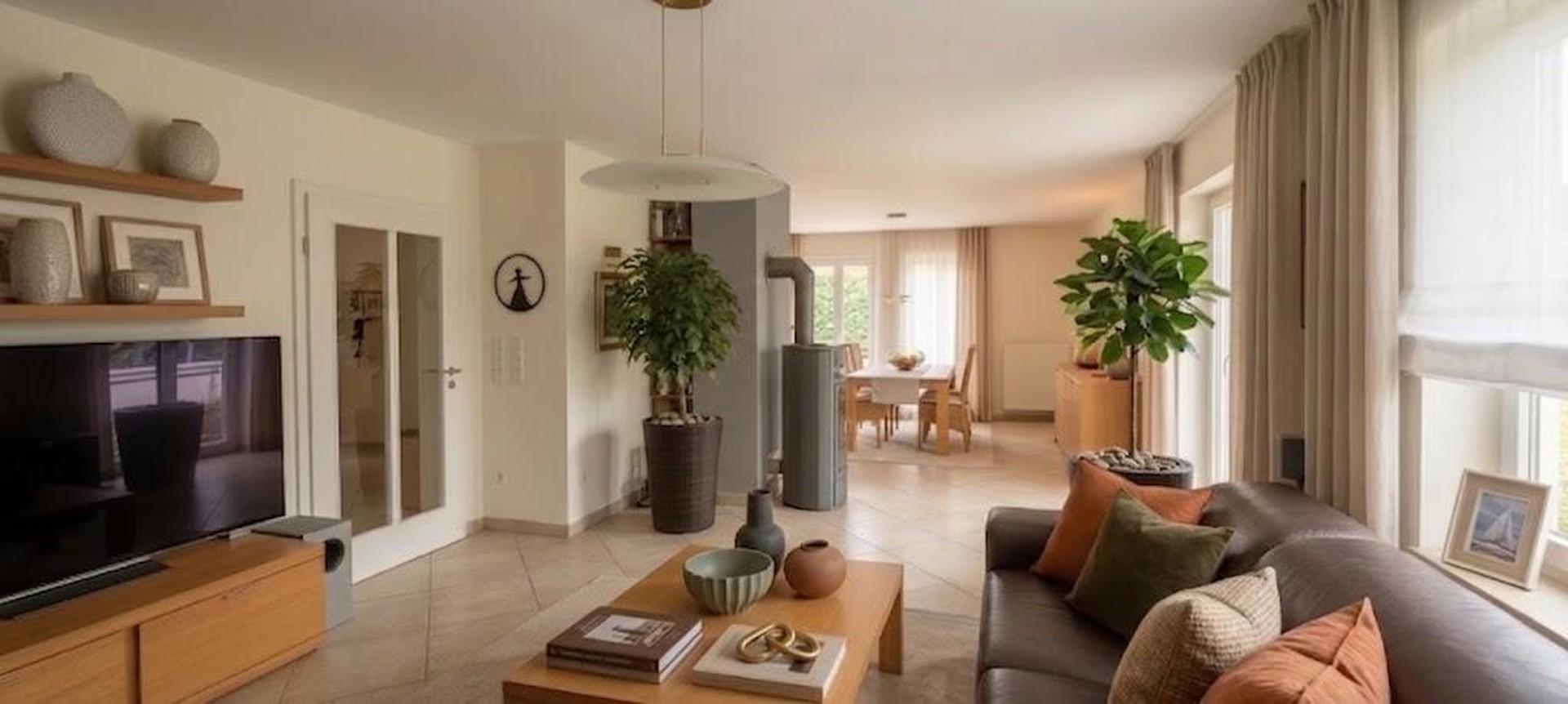 Wohnzimmer+Essbereich EG
