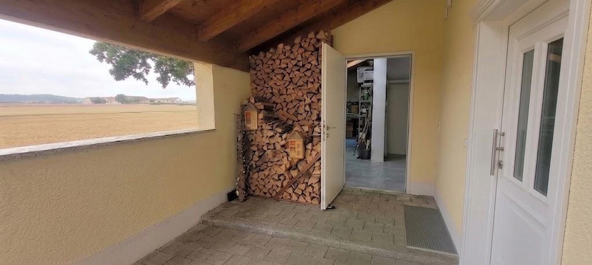 Überdachter Bereich EG