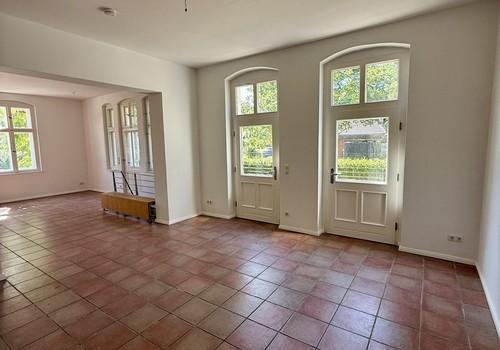 Open-Space-Bereich mit Küche