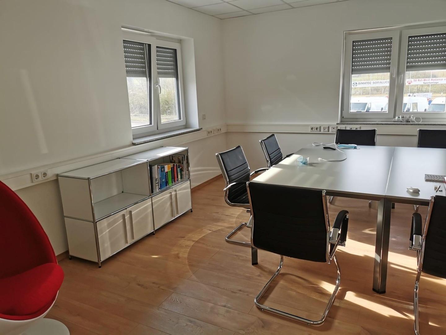 Büro 1