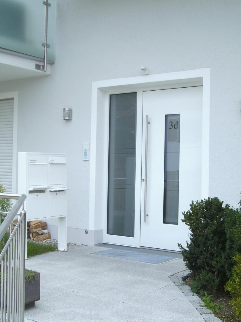 großzügige Haustüre