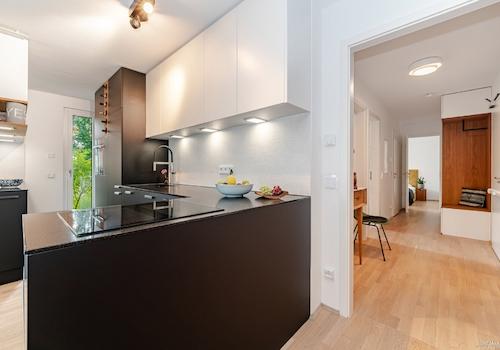 Moderne Küche trifft wohnliche Eleganz