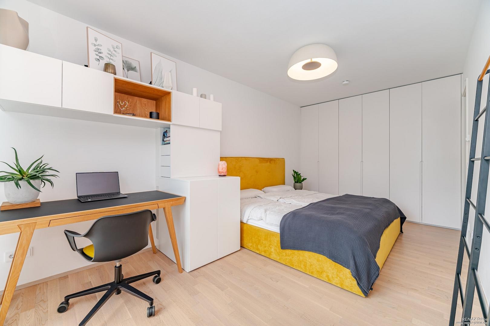 Großzügiges Elternschlafzimmer mit privatem Komfort
