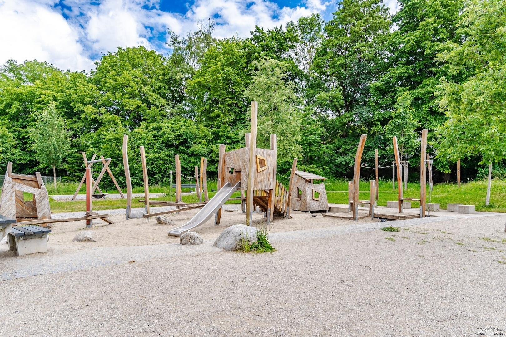 Ihr privater Rückzugsort mit Blick auf den Spielbereich