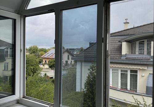 Arbeits-/Schlafzimmer DG