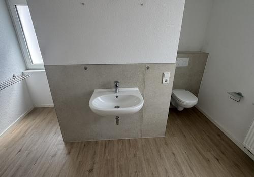 Tageslichtbad mit Dusche OG Wohnhaus Nr. 11