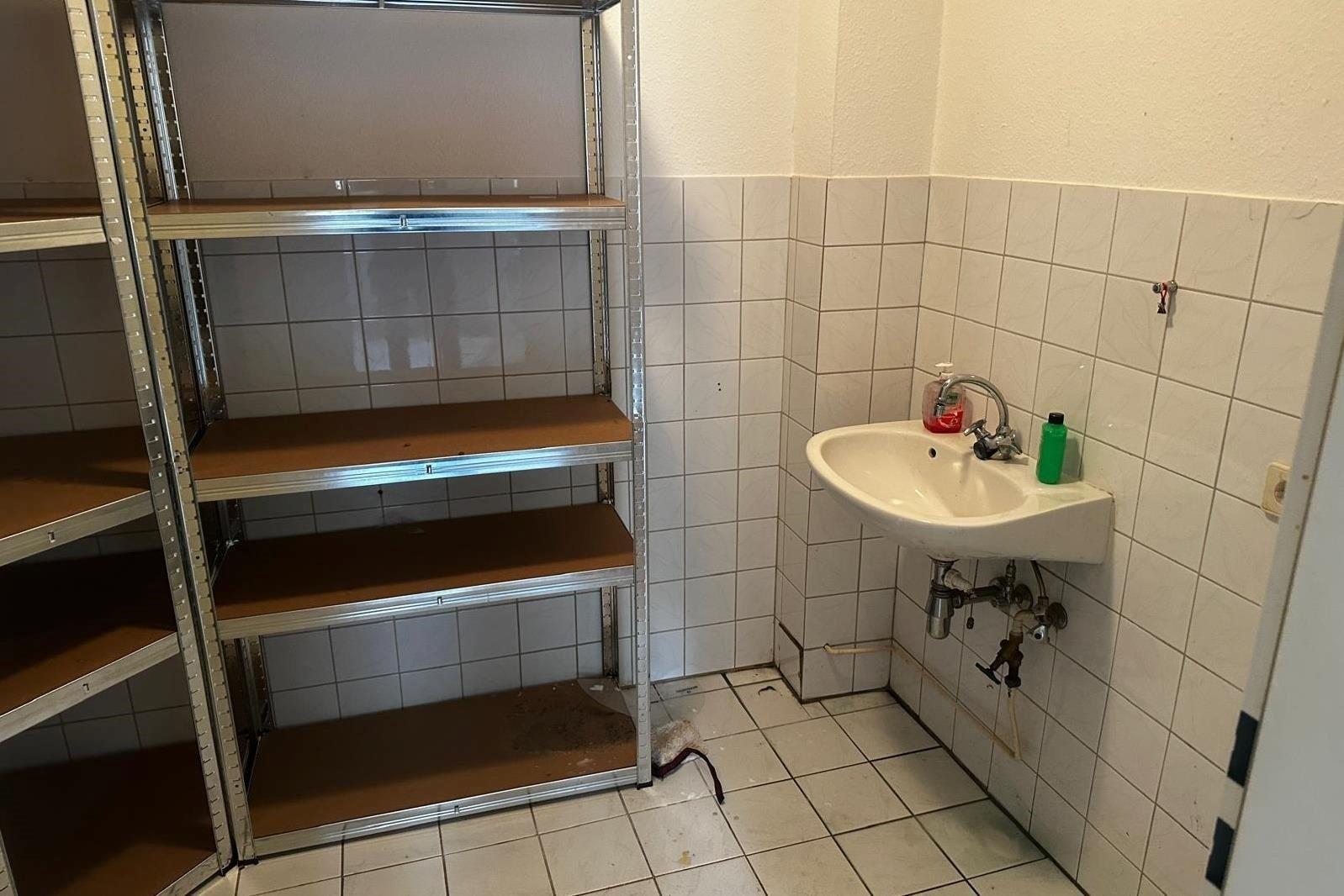 Vorratsraum an der Küche