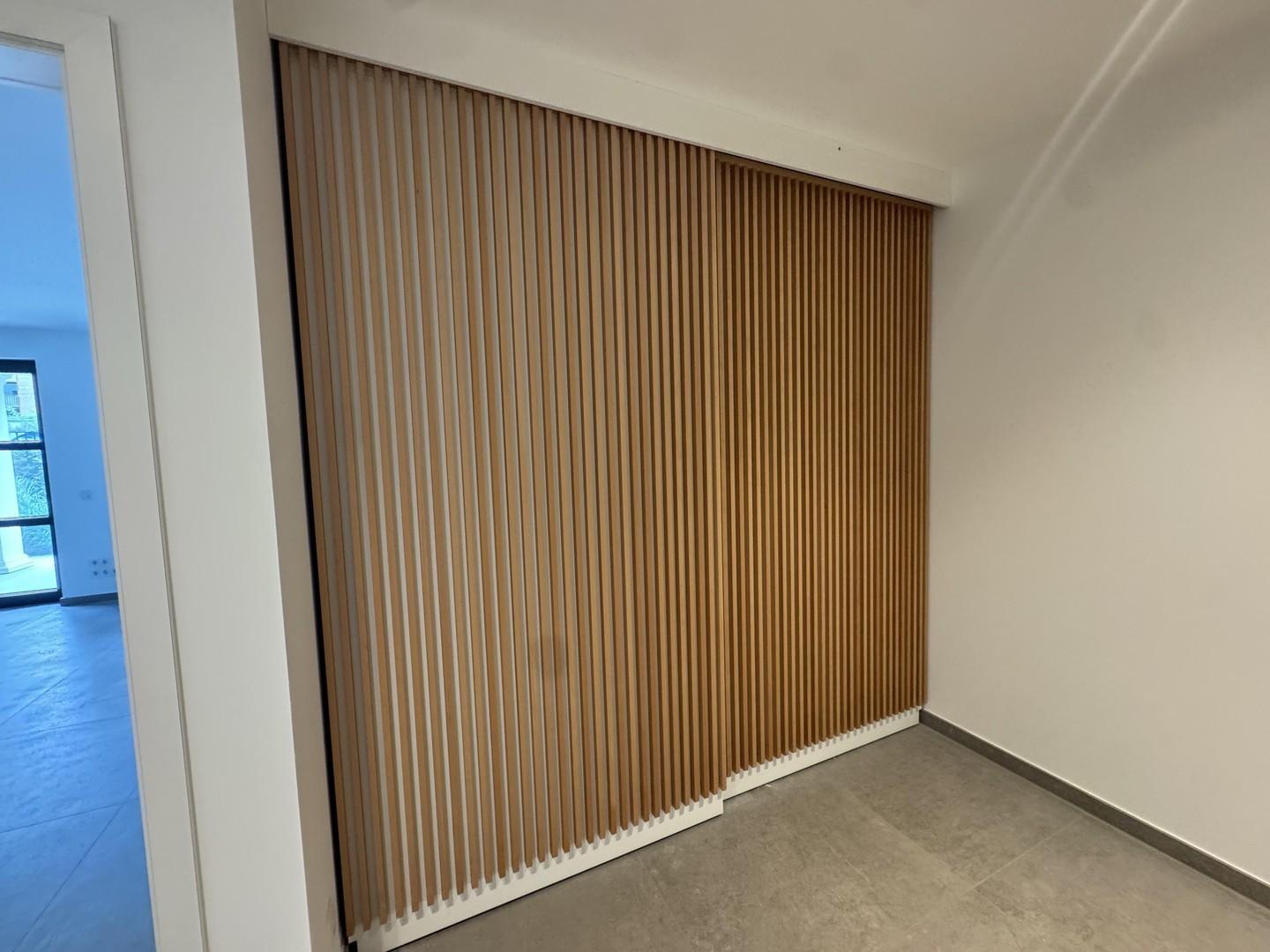 Garderobenschrank geschlossen