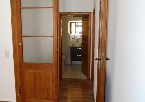 Blick vom Schlafzimmer in Bad