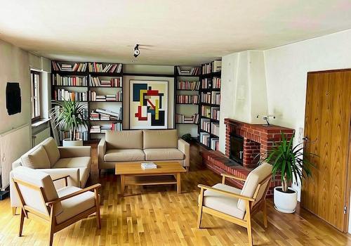 Wohnzimmer (KI Bsp)