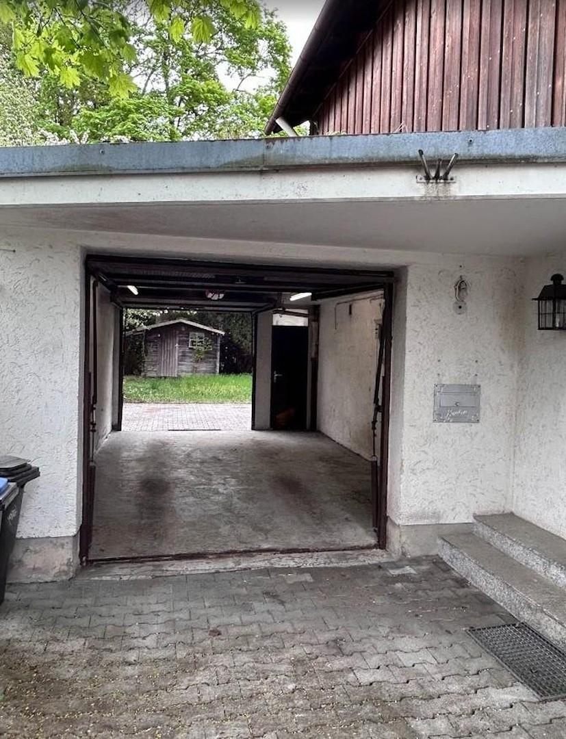Garage Tore geöffnet