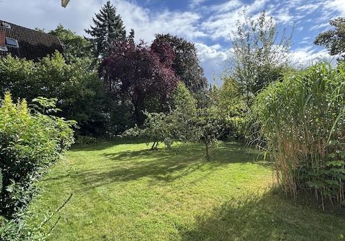 Großzügige Gartenfläche