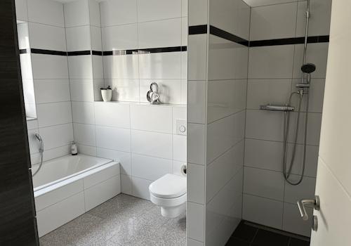 Badezimmer EG