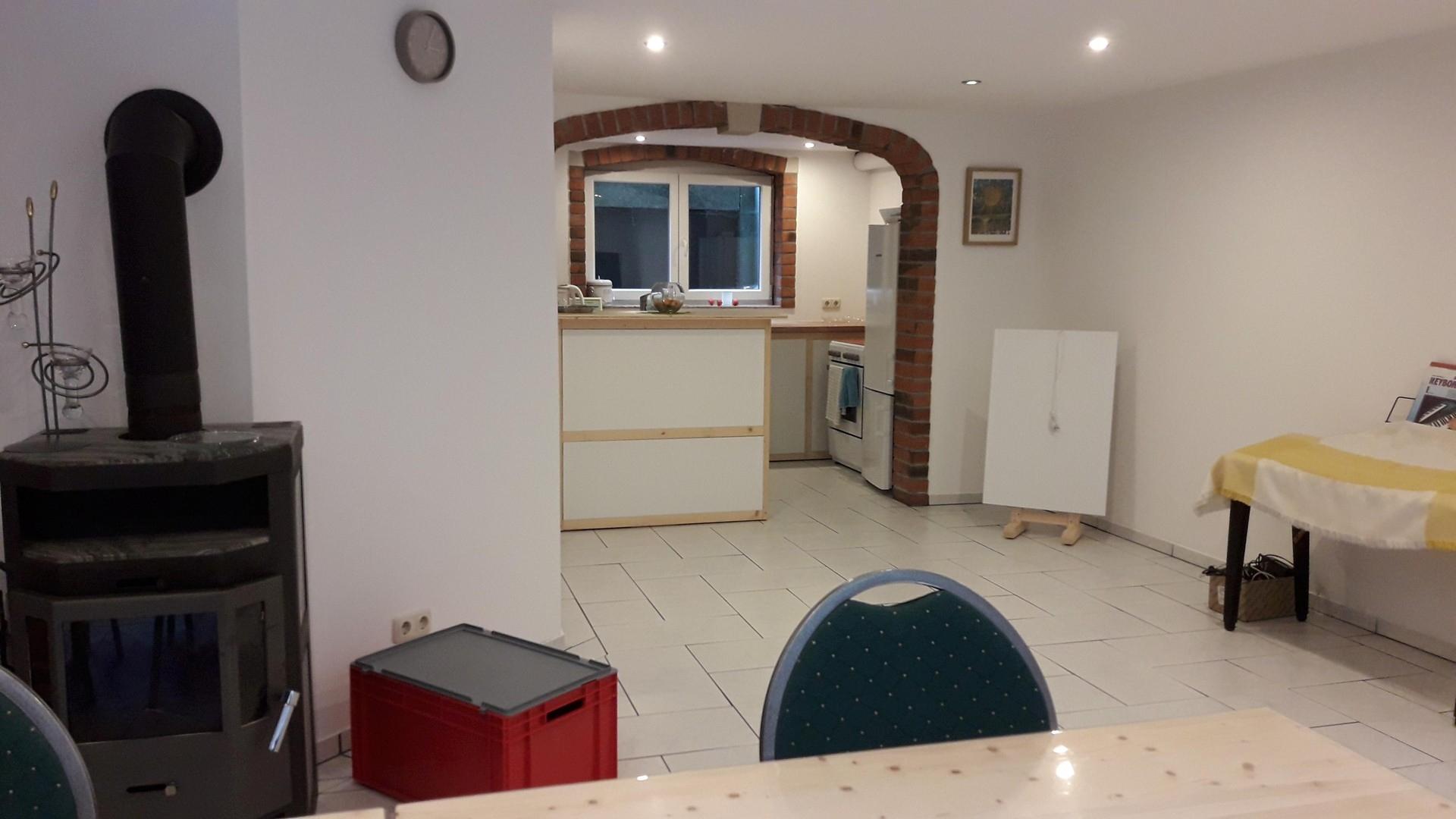 Wohnzimmer m. Küche Tiefpart.