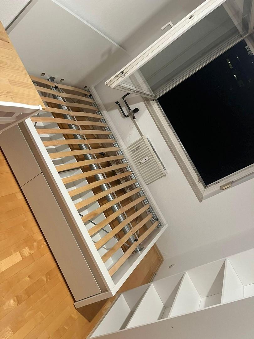 Zimmer 4 gestrichen u möbliert
