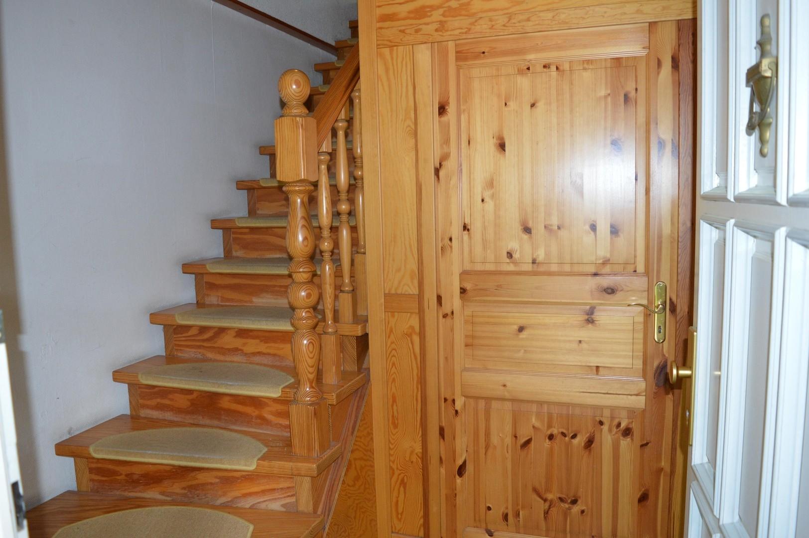 Treppe OG/ Flurtür EG