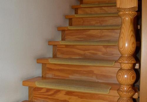 Treppe vom EG zum Obergeschoß