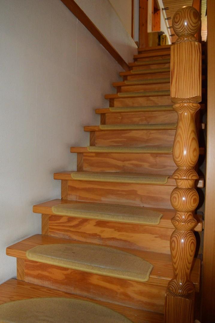 Treppe vom EG zum Obergeschoß