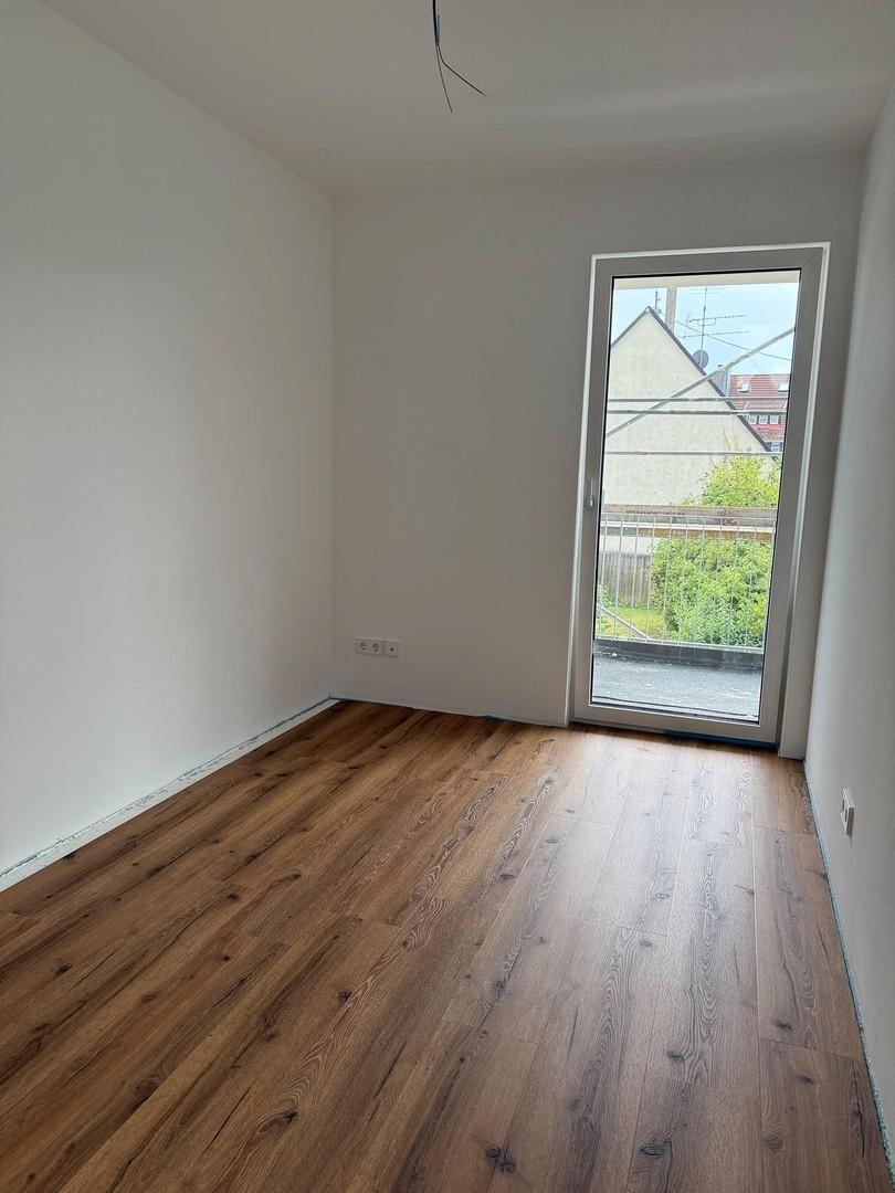 3. Zimmer mit Balkonzugang