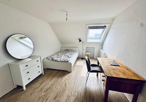 Zimmer 2 mit Möblierung