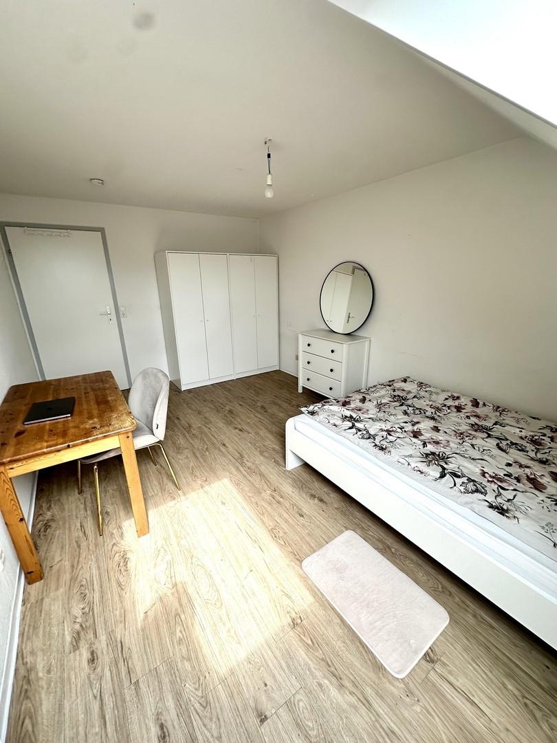 WG-Zimmer 2 möbliert