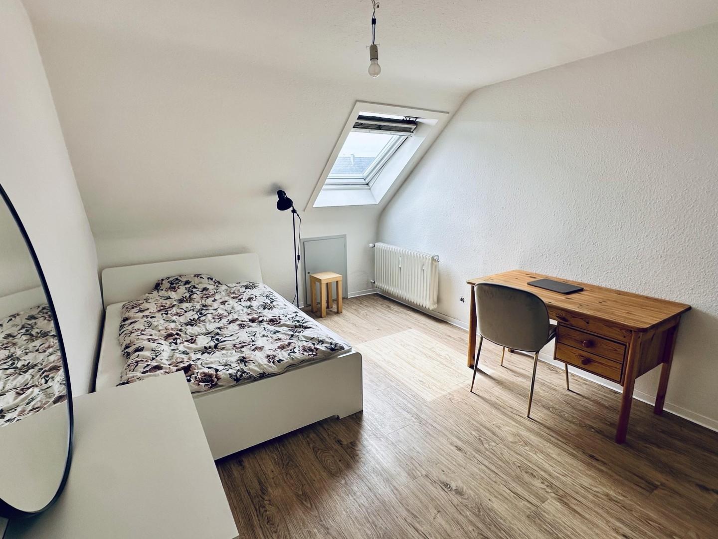 WG-Zimmer 2 möbliert