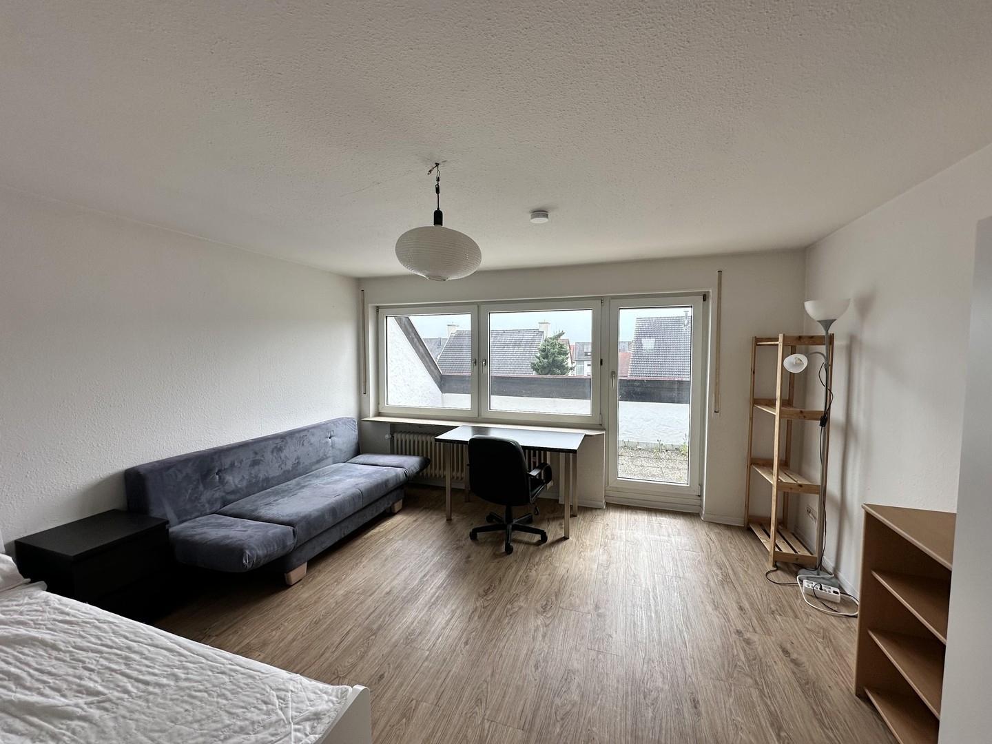 WG-Zimmer 1 möbliert Loggia