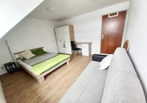 Zimmer 3 mit Möblierung