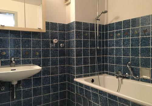Bad mit Badewanne