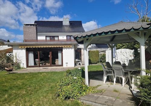 Gartenblick zum Haus