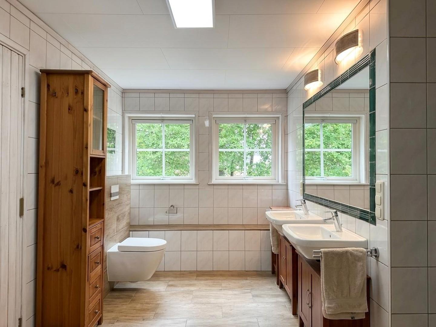 Badezimmer im OG