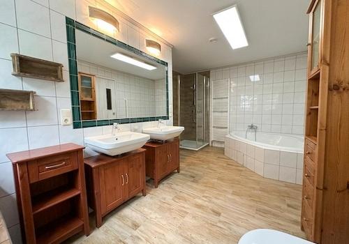 Badezimmer im OG 2