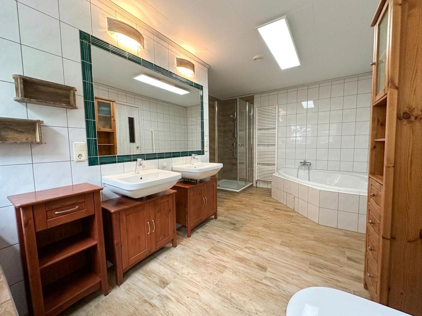 Badezimmer im OG 2