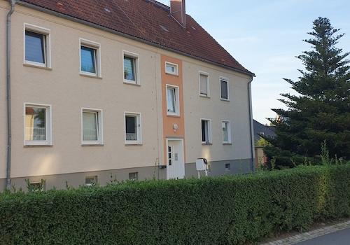 Haus Vorderansicht / Eingang