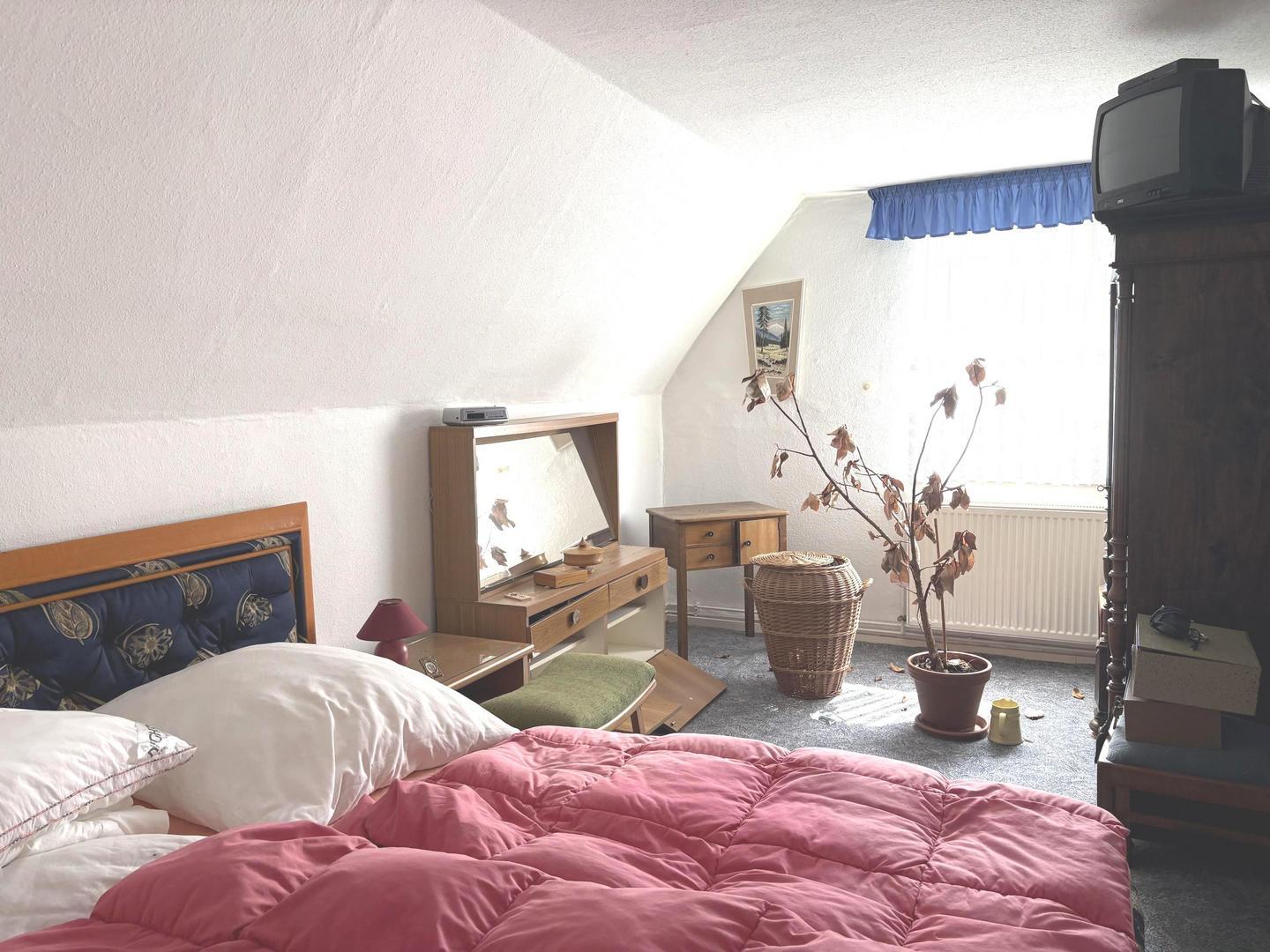 Zimmer 2 OG